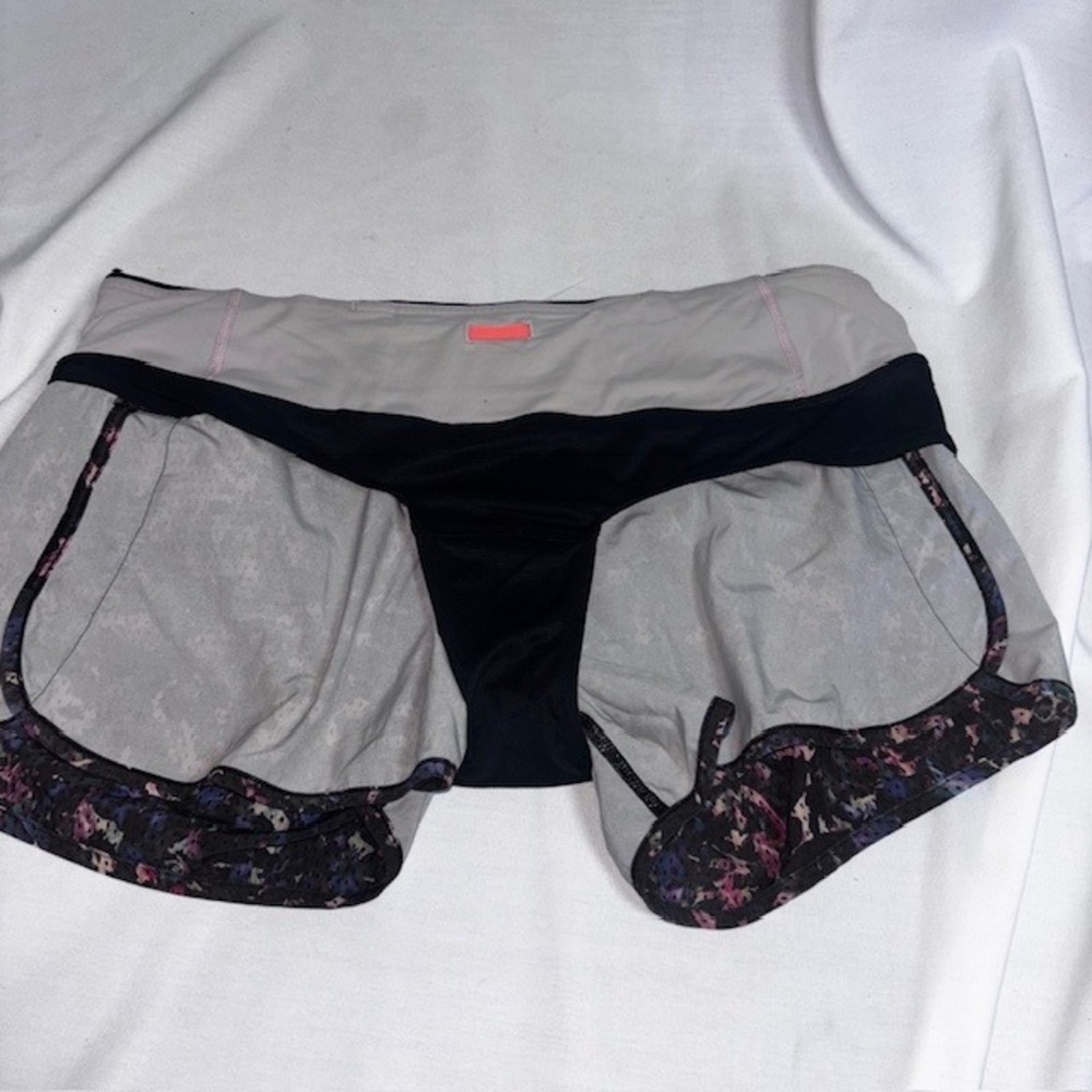 Lululemon Run Time Short Multi Color Abstract Floral Mesh Running Shorts Size 10 - Picture 5 of 5